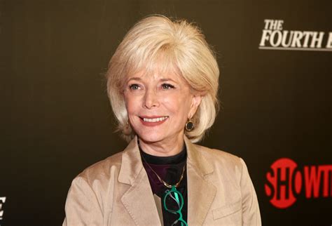 २०२० मे ४ ... '60 Minutes' correspondent Lesley Stahl details recovery from coronavirus. "After two weeks at home in bed, weak, fighting pneumonia, and .... 