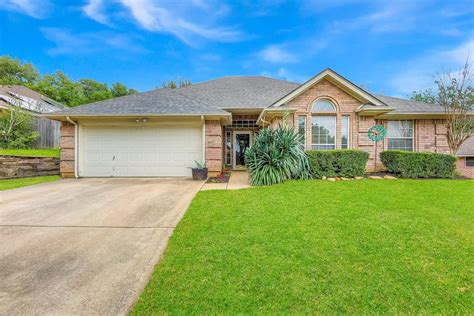 6111 Castle Creek Rd, Arlington, TX 76017 Zillow