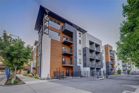 644 city station. 644 City Station. 644 W North Temple, Salt Lake City , UT 84116 Central Salt Lake City. 4.7 (19 reviews) Verified Listing. Today. 385-489-1357. Monthly Rent. $1,552 - $2,384. Bedrooms. 1 - 2 bd. Bathrooms. 1 - 2 ba. Square Feet. 747 - 1,162 sq ft. Move-in Special. 