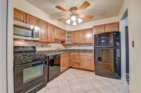 650 W Rand Rd Arlington Heights IL 60004 - Apartment Finder