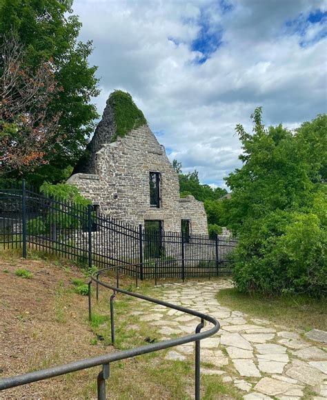 7 Abandoned Ruins You Can Visit In Ontario If You Dare …