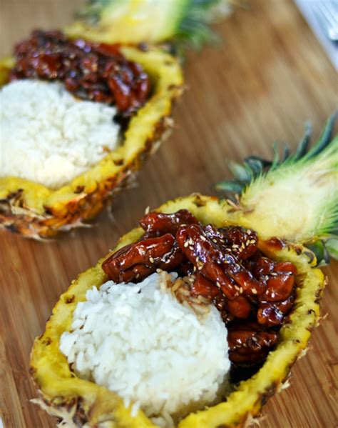 7 Beautiful (and Delicious) Pineapple Bowl Recipes