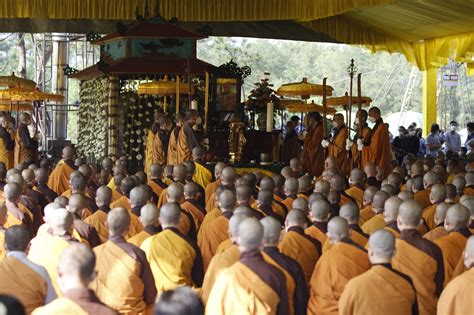 7 Buddhist monks accused of embezzling more than $5.3 million donated to temple in Thailand
