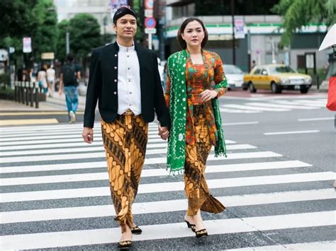 7 Inspirasi Foto Prewedding Outdoor, Sederhana dan Unik!