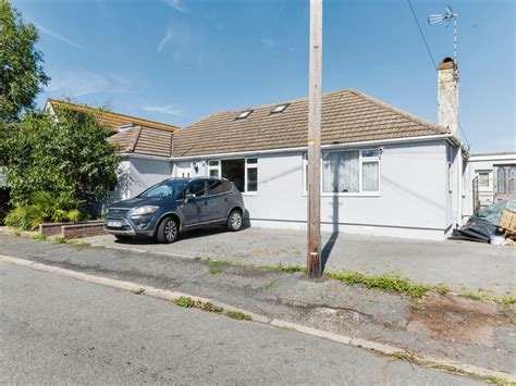 7 RICHMOND DRIVE, CLACTON-ON-SEA JAYWICK, ESSEX, CO15 …