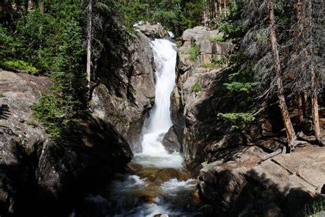 7 Stunning Waterfall Hikes in Estes Park - raincitystudios.com