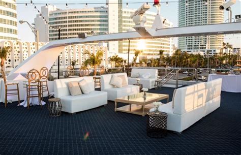 7 Top Birthday Party Venues in Miami - Biscayne Lady Yacht Charters