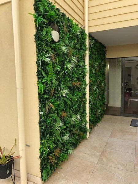 7 Ways Artificial Boxwood Hedges Increase Privacy and Safety