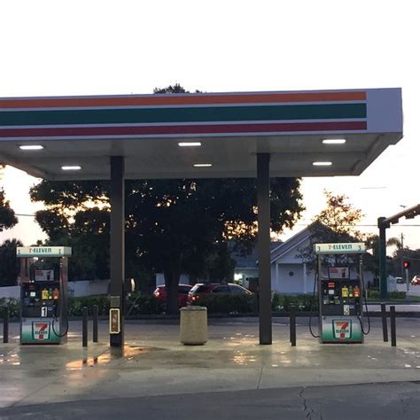 7 eleven vero beach fl. Working at 7-Eleven. For 90 years, 7‑Eleven has been successfully meeting customers’ needs. But convenience is now being redefined. We’re integrating more than 66,000 stores worldwide with a strong digital and e-commerce presence. 