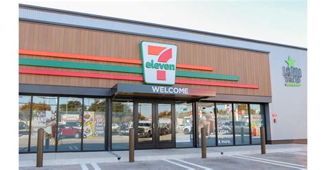 7 elevens. 7-Eleven is the largest convenience store chain in the world. There are currently around 83,485 7-Eleven stores across the world, serving customers in 17 countries including Japan, Australia, Canada, Taiwan, Mexico, Malaysia, Thailand, Singapore, Sweden and China. 