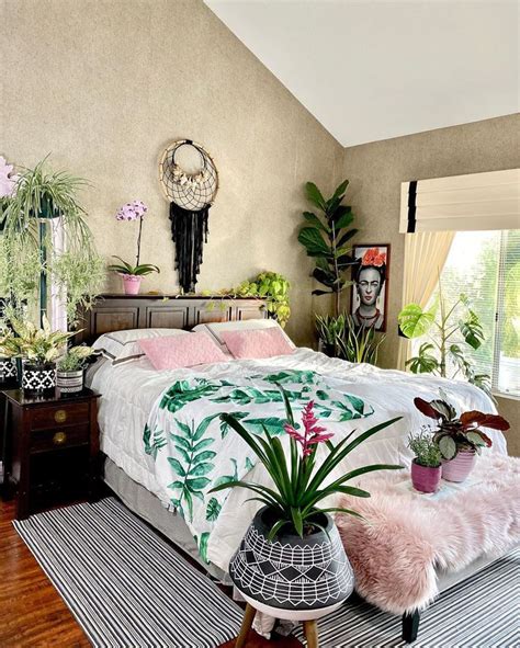 7 ideas for decorating a bedroom with plants & greenery