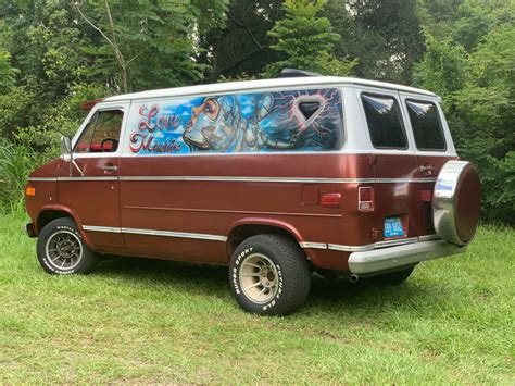 70's van for sale craigslist. You almost don’t want to let the cat out of the bag: Craigslist can be an absolute gold mine when it come to free stuff. One man’s trash is literally another man’s treasure on this online classified website. Check out the following to see h... 