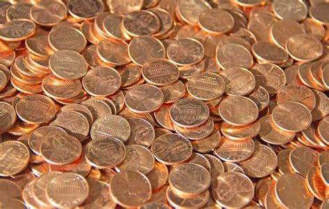 1944 marked the return of copper to the Lincoln Wheat Penny coins, though the denomination wasn't struck with exactly the same composition as in 1942. 1944 Lincoln wheat cents were made with metal recycled from ammunition shells. Unlike Lincoln cents made from 1909 to 1942, which are 95 percent copper and 5 percent tin and zinc, Lincoln cents from 1944, 1945, and 1946 were made with a ...