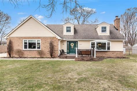 707 Clough St, Holly Vlg, MI 48442 MLS# 213205236 Redfin