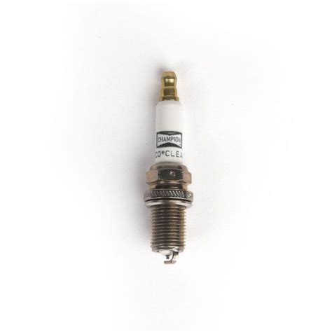 71eco spark plug. Champion, 833-1/l78v, copper plus small engine spark plug, single card. 