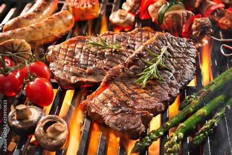 724,559 Grilled Meat Stock Photos, Images & Pictures