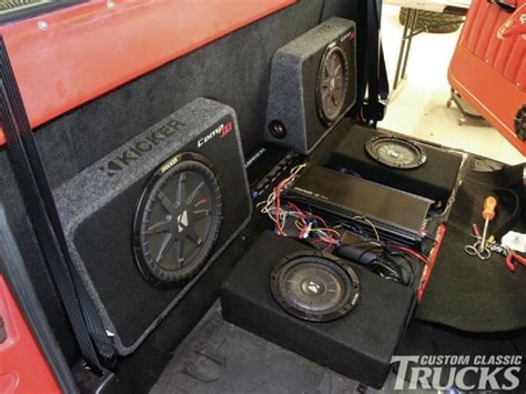 Truck Subwoofer Boxes - Regular Cab Subwoofer Boxes | SubThump. Subthump offers a complete line of custom-fit enclosures for Chevy Silverado and GMC Sierra pickup trucks and More. If you have a Full-Size Standard cab truck, we have the right subwoofer box for you.