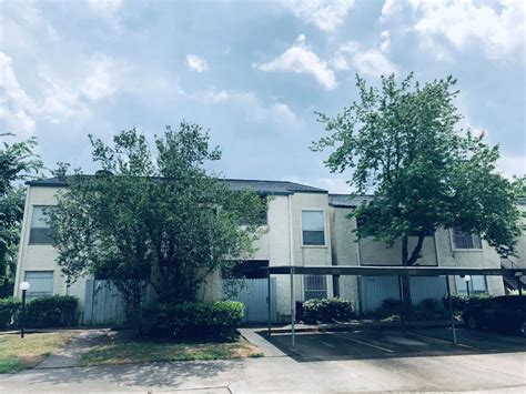 This townhouse is located at 7313 Gulf Fwy #503, Houston, TX. 7313 Gulf Fwy #503 is in the Park Place neighborhood in Houston, TX and in ZIP code 77017. This property has 2 bedrooms, 1 bathroom and approximately 840 sqft of floor space. This property has a lot size of 1.61 acres and was built in 1981.. 