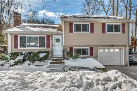 74 Standish Rd #1 Stamford, CT 06902 - Coldwell Banker