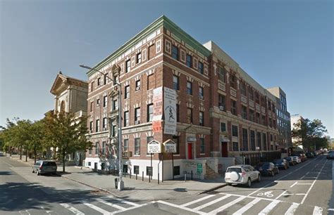 740 DEKALB AVE APT 206 BROOKLYN, NY 11216: Gender: Male: NPI Entity Type: Individual: Is Sole Proprietor? No: Enumeration Date: 05-01-2020: Last Update Date: 05-01-2020: A dentist like Jim Ervil is a skilled in and licensed provider that diagnoses and treats problems with patients teeth, gums, and related parts of the mouth.. 