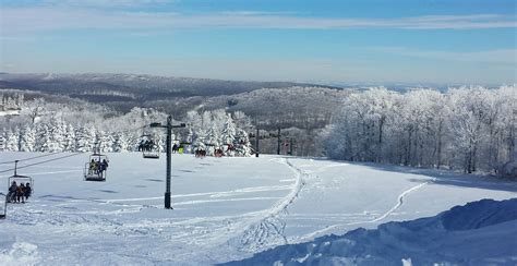 7springs - The ski area sees an average of 135 inches of snowfall per year. Seven Springs’ summit elevation of 2,994 feet and 750 feet of vertical is accessed via 10 lifts. Skiers and riders will enjoy a variety of terrain ranging from beginner to expert as well as a nationally recognized park and pipe area. The mountain’s base area offers equipment ...