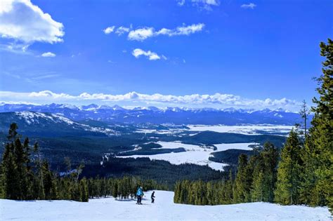 8 Best Ski Resorts in Montana (Challenging For All Levels)