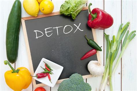 8 Common Detox Side Effects - Selfcarer