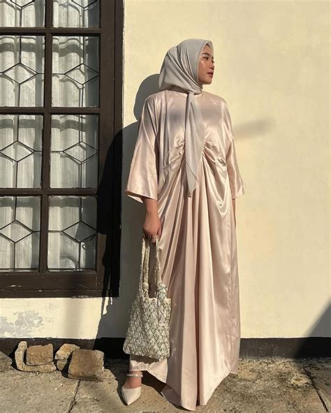 8 ide Model baju | menggambar model pakaian, ide kostum ... - muktibox.com