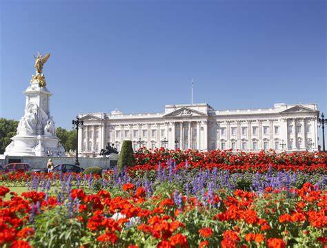 8 Plants You Can Find in Royal Palace Gardens - raincitystudios.com