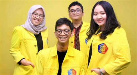 8 Kelompok Warna Jas Almamater Kampus Di Indonesia Jas Almamater Ungu - Jas Almamater Ungu
