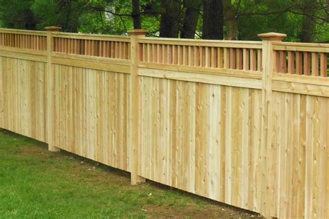 8 Popular Wood Fence Styles The Family Handyman Wooden Fences Designs - Wooden Fences Designs