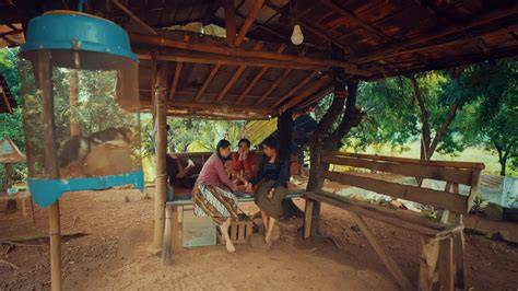 8.266 Rural shelter Video Stok - Shutterstock - raincitystudios.com