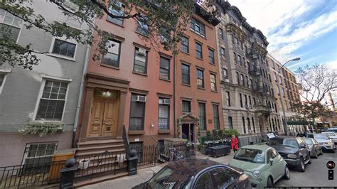 80 washington place. After listing for $15,000,000 last May, the Federal-style property at 112 Waverly Place, which measures 6,300 square feet and includes a triplex carriage house, sold last week for $12,005,000 ... 