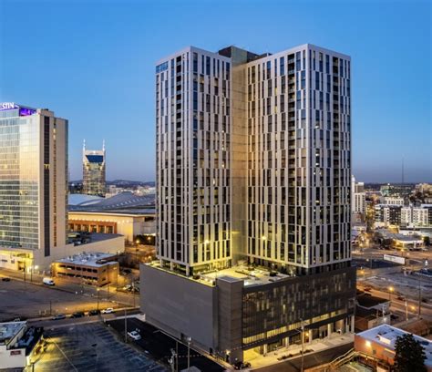 805 lea. At 29 stories, 805 Lea is expected to impact downtown’s skyline and connect two of Nashville’s trendiest districts, the Gulch and SoBro. The 356-unit building is also an ode to a nationwide ... 