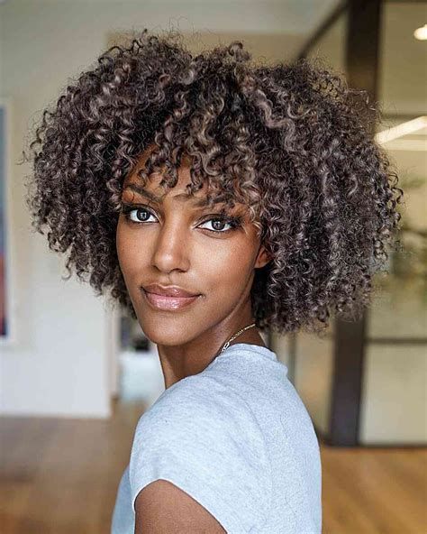 856,112 Black Women Hairstyles Premium High Res Photos