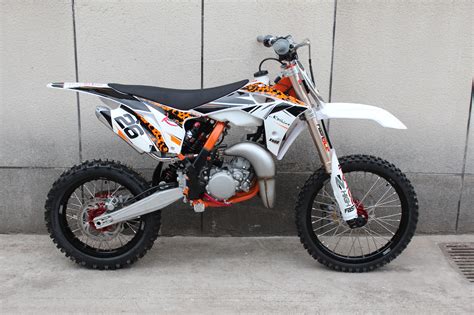 85cc dirt bike for sale. Used Dirt Bike Motorcycles. for Sale. View Makes | View Colors | View New | View States | Under $5000 | Under $2000 | About Motorcycle Dirt Bike Motorcycles. Dirt Bikes: These bikes garnered the name 'dirt bike' from their use on dirt roads with mud, gravel, and bumpy hills and slopes - all of which they handle with ease. 