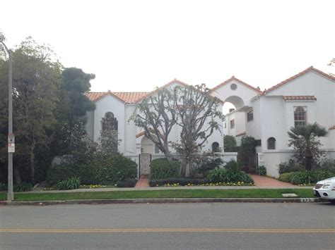875 South Bundy Drive, Los Angeles, CA 90049. Robert Kardashian's house. Copy Link. On the morning of the chase, Simpson hid out at his friend Robert Kardashian's house, but left with Al Cowlings .... 