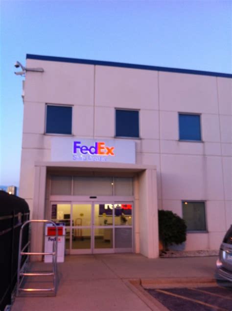 FedEx Ship Center W Division 2.2 mi 875 W Division, Chicago IL 60642 (800) 463-3339 2. FedEx Ship Center O Hare Cargo Area Rd 16.5 mi O Hare .... 