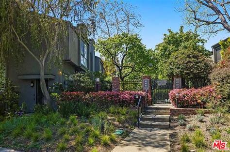 524 N Bundy Dr, Los Angeles, CA 90049 is a single-family home listed for rent at $25,000 /mo. The 5,800 Square Feet home is a 6 beds, 7 baths single-family home. View more property details, sales history, and Zestimate data on Zillow.