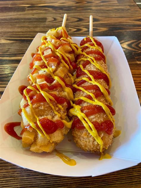 88 korean corn dog. Boil a quart of water in a pan. Drain the potato and add it to the boiling water. Blanch for 2 minutes. Drain the potato and rinse in cold running water to remove any excess starch. Drain the potato and dry out out the pieces with a cotton cloth or paper towel. Put … 
