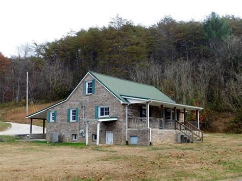 3 beds, 1 bath house located at 2963 Highway 191, West Liberty, KY 41472. View sales history, tax history, home value estimates, and overhead views. APN 108-04-32-&-34.0.. 