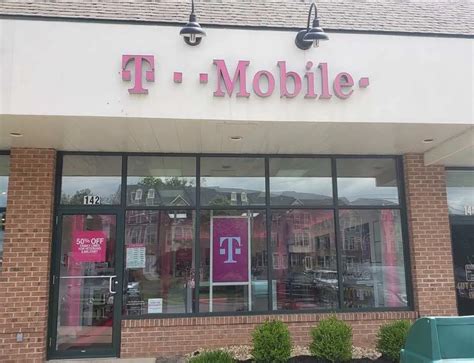 8T+ 5G at T-Mobile Old Ashburn Square Ashburn, VA