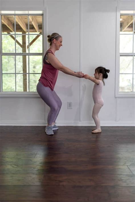 9 Best Ballet Exercises | Home Workout - muktibox.com