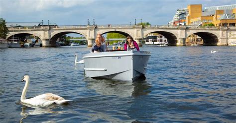 9 places you can hire a boat on the River Thames and River Wey