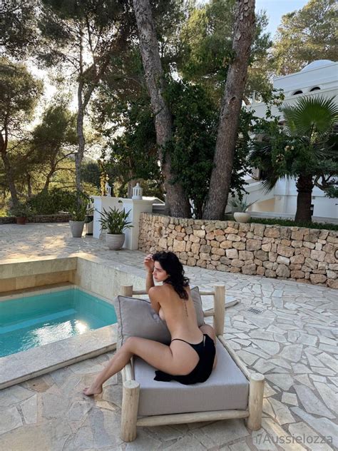 In-Demand Kiara Advani Inspired Bridal Set