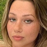 In-Demand Kiara Advani Inspired Bridal Set