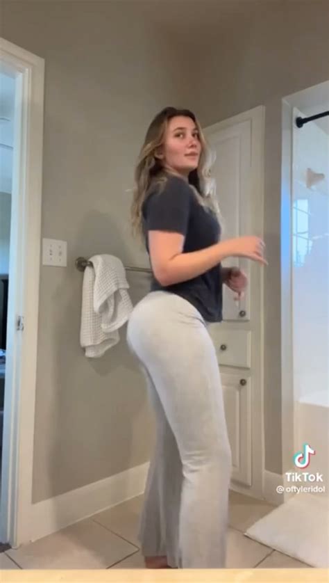 In-Demand Kiara Advani Inspired Bridal Set