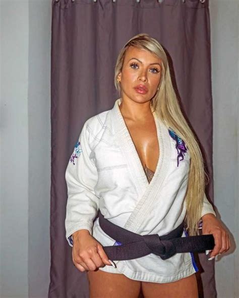 In-Demand Kiara Advani Inspired Bridal Set