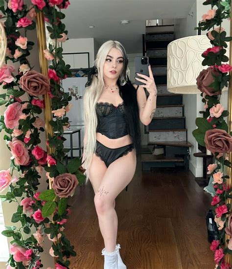 In-Demand Kiara Advani Inspired Bridal Set