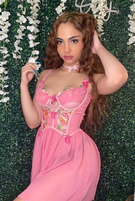 In-Demand Kiara Advani Inspired Bridal Set